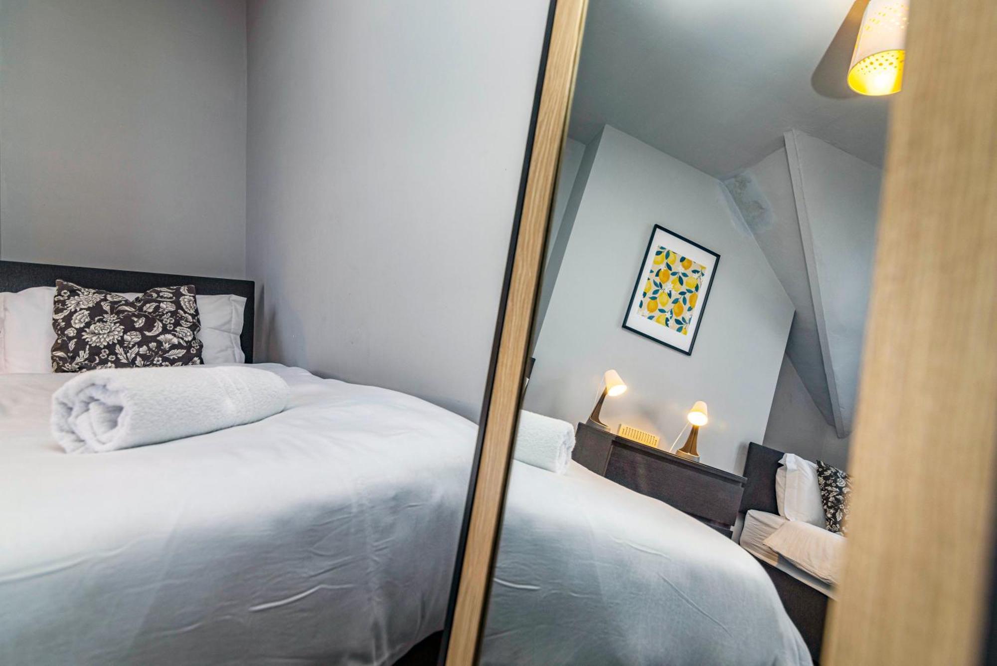Holiday home Motorpoint Arena House - Sleeps 10